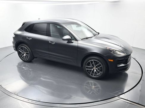 Certified 2025 Porsche Macan w/ Premium Package Plus AWD/4WD image 42