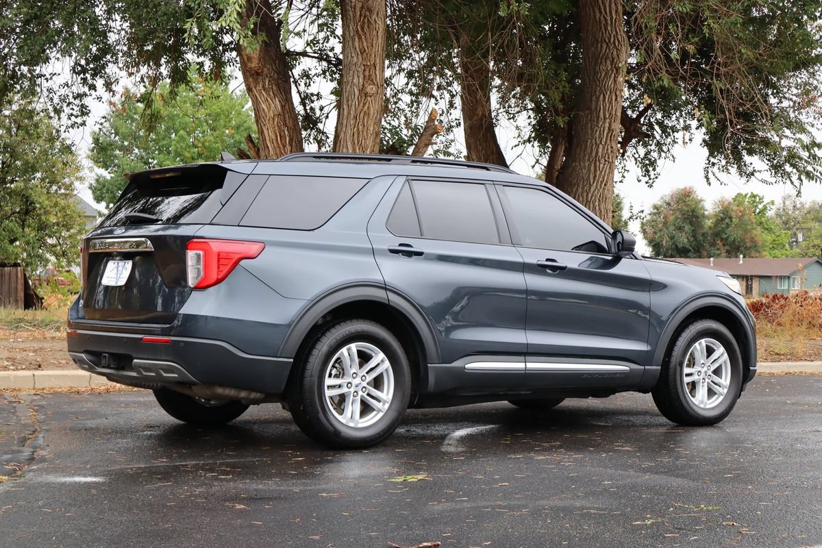 Used 2022 Ford Explorer XLT w/ Equipment Group 202A AWD/4WD image 5
