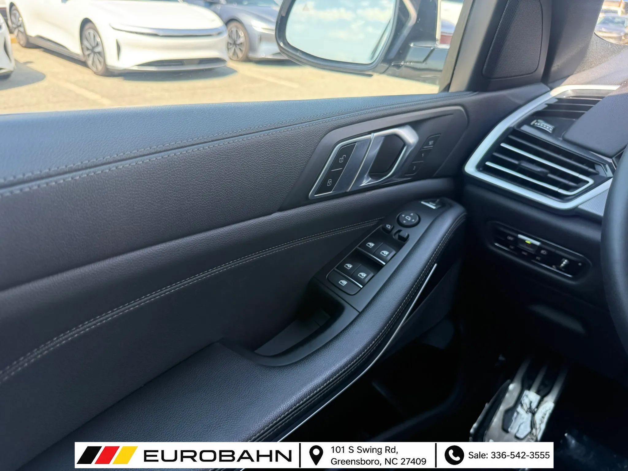 Used 2022 BMW X5 xDrive40i w/ M Sport Package AWD/4WD image 33