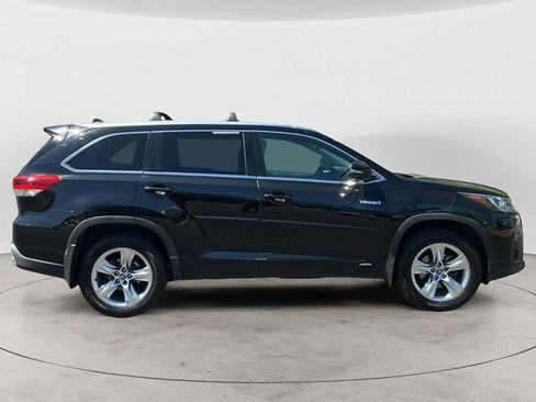 Used 2017 Toyota Highlander Limited w/ Protection Package #3 AWD/4WD image 6