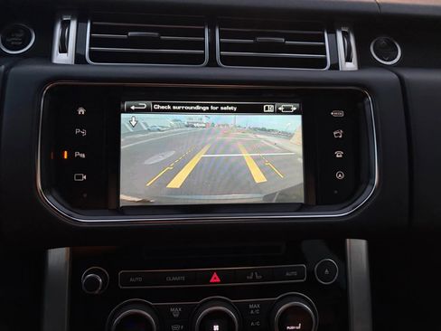 Used 2016 Land Rover Range Rover HSE image 16