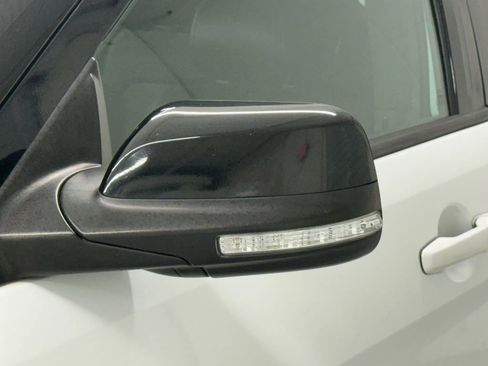 Used 2016 Ford Explorer XLT w/ Equipment Group 202A image 14