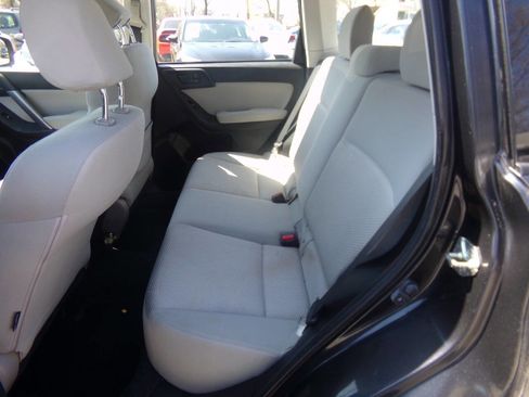 Used 2014 Subaru Forester 2.5i AWD/4WD image 28