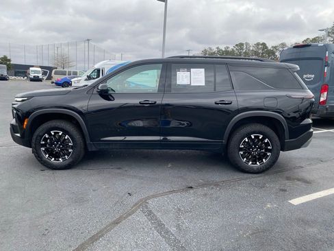 Used 2024 Chevrolet Traverse Z71 image 4