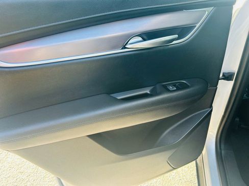 Used 2017 Cadillac XT5 Luxury image 41