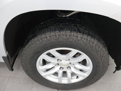 Used 2019 Chevrolet Silverado 1500 LT w/ All-Star Edition AWD/4WD image 3