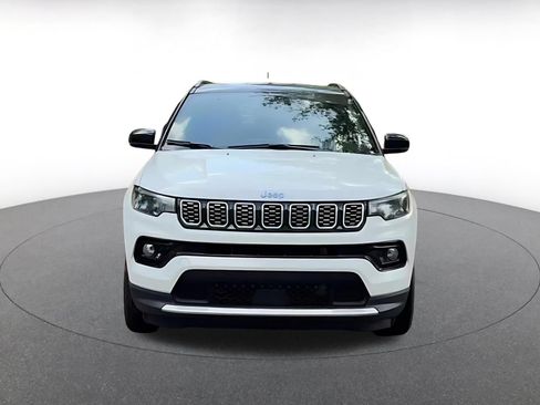 Used 2025 Jeep Compass Limited AWD/4WD image 4
