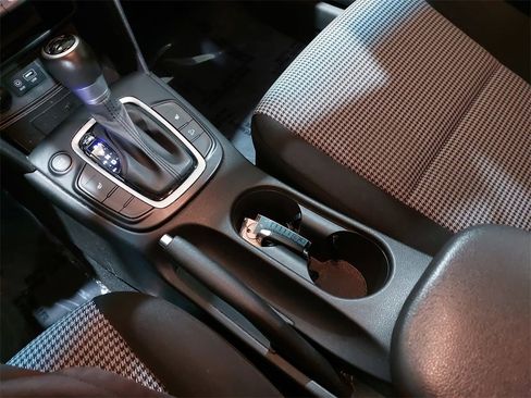 Used 2021 Hyundai Kona SEL Plus image 23