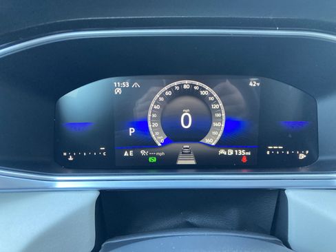 Certified 2025 Volkswagen Taos SE w/ Panoramic Sunroof Package image 20