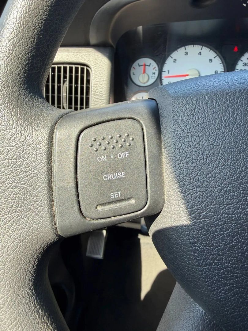 Used 2005 Dodge Ram 1500 Truck SLT RWD image 17