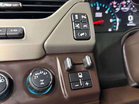 Used 2019 GMC Yukon XL Denali w/ Denali Ultimate Package AWD/4WD image 27