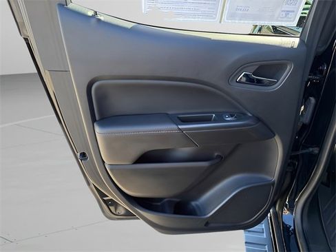 Used 2022 GMC Canyon AT4 image 18