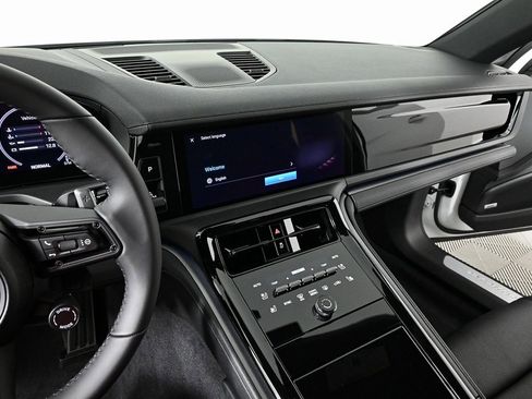 New 2025 Porsche Panamera RWD image 13