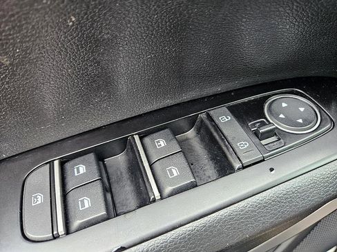 Used 2022 Kia Soul LX image 29