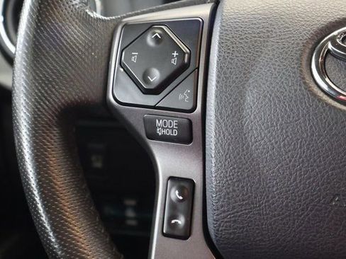 Used 2020 Toyota Tacoma TRD Sport image 21