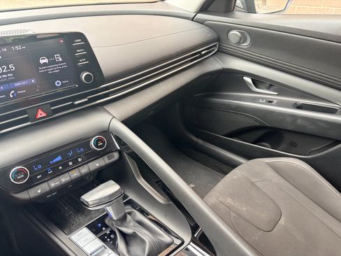 Used 2021 Hyundai Elantra SEL w/ Convenience Package FWD image 17