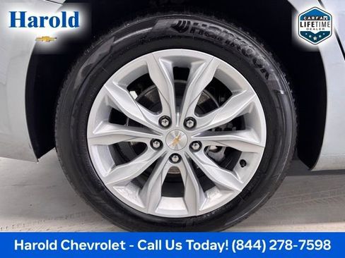 Used 2025 Chevrolet Malibu LT FWD image 7