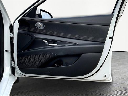 Used 2022 Hyundai Elantra SEL w/ Cargo Package image 24