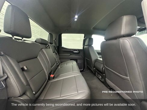 Used 2025 GMC Sierra 1500 SLT image 15