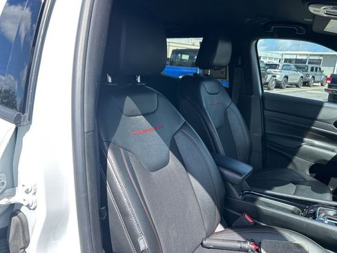 Used 2024 Jeep Compass Trailhawk image 24