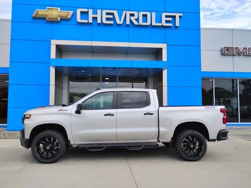 Used 2021 Chevrolet Silverado 1500 LT Trail Boss w/ Convenience Package II AWD/4WD image 11
