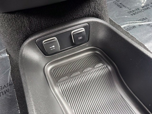 Used 2020 Chrysler Pacifica Touring-L FWD image 32