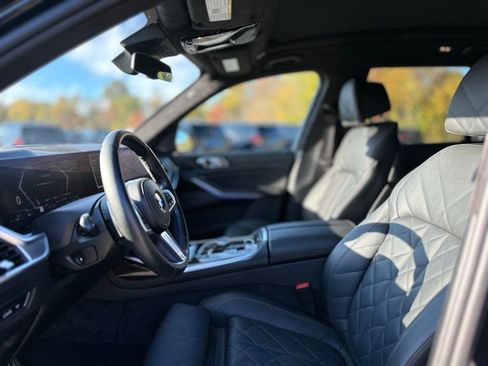 Certified 2024 BMW X7 xDrive40i w/ M Sport Package image 16