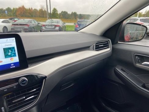 Used 2022 Ford Escape SEL image 19