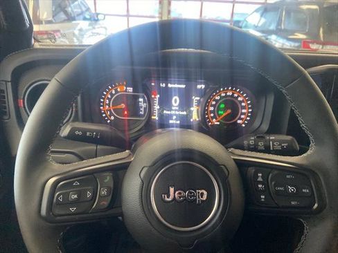 Certified 2025 Jeep Wrangler Unlimited Rubicon image 25