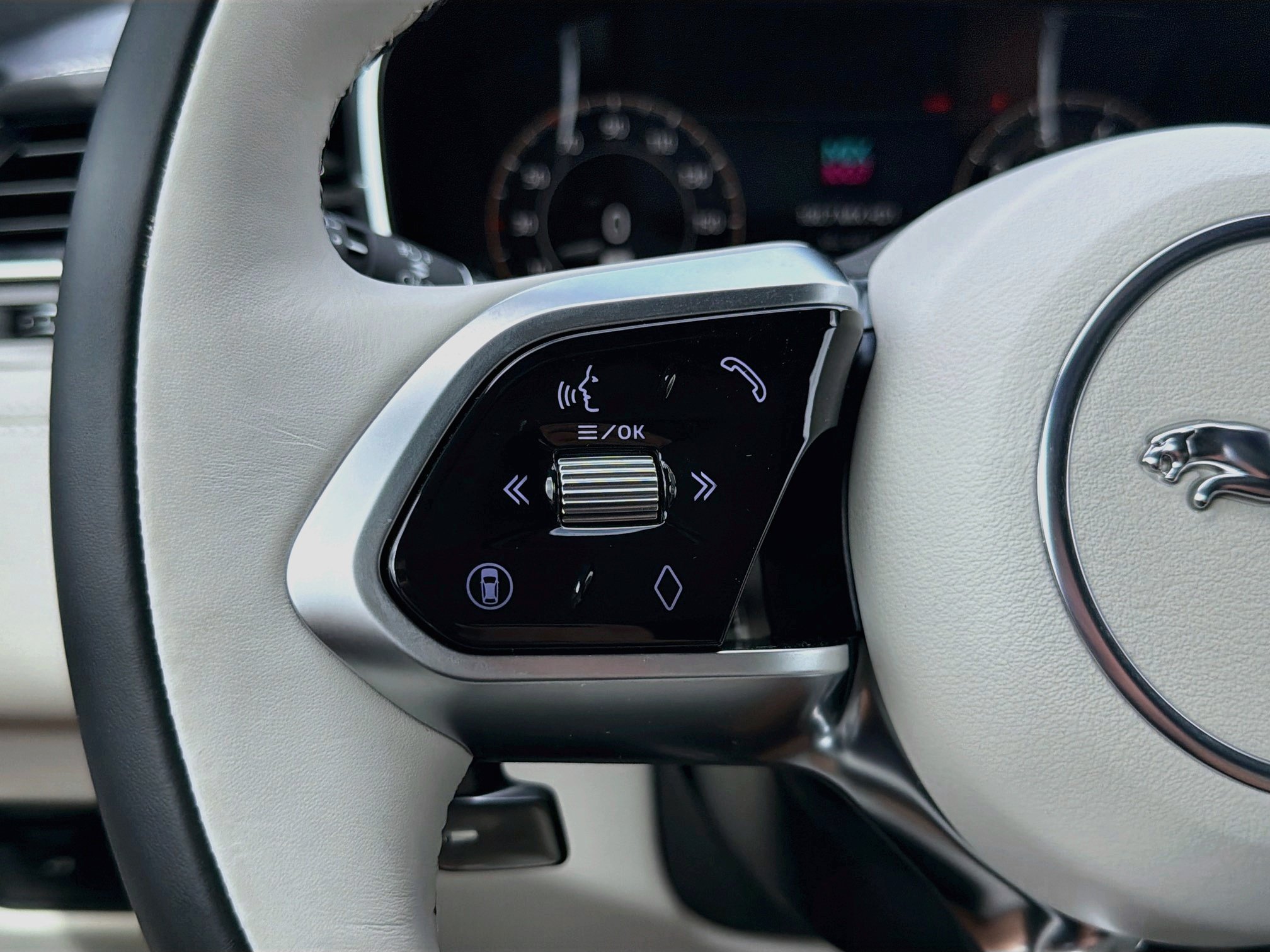 New 2026 Jaguar F-PACE R-Dynamic S AWD/4WD image 38