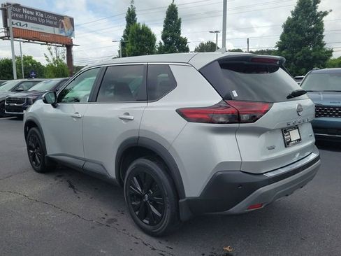 Used 2023 Nissan Rogue SV FWD image 6