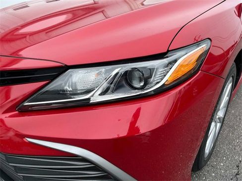 Used 2023 Toyota Camry LE image 10