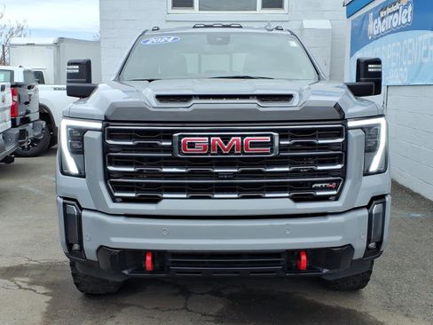 Used 2024 GMC Sierra 2500 AT4 w/ AT4 Preferred Package AWD/4WD image 2