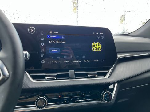 Used 2025 Chevrolet Equinox LT image 20