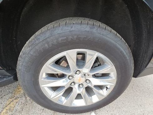 Used 2026 Chevrolet Suburban Premier w/ Sun And Tow Package AWD/4WD image 15