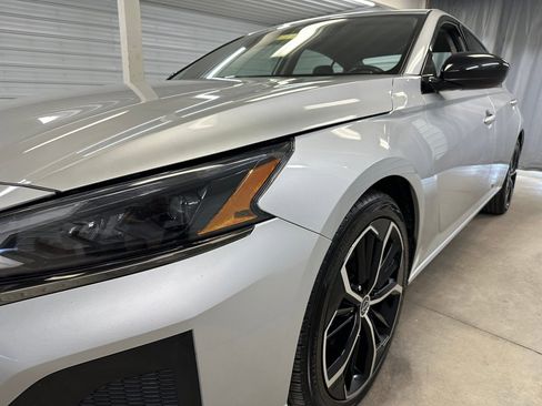 Used 2023 Nissan Altima 2.5 SR image 30