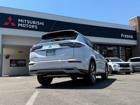 New 2026 Mitsubishi Outlander SE AWD/4WD image 7