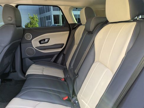 Used 2017 Land Rover Range Rover Evoque SE Premium image 10