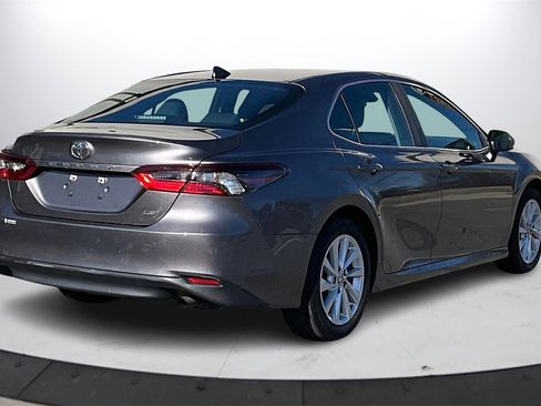 Used 2023 Toyota Camry LE image 9