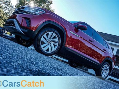 Used 2020 Volkswagen Atlas Cross Sport SE w/ Towing Package image 11