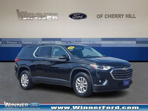 Used 2019 Chevrolet Traverse LT FWD image 1