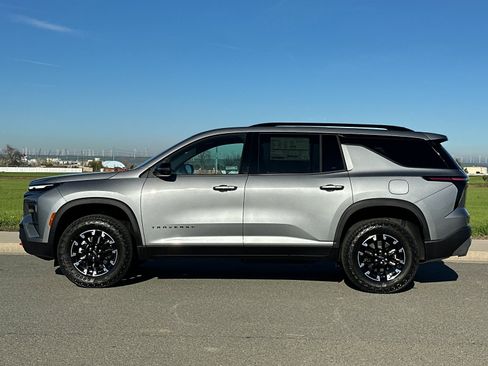 New 2026 Chevrolet Traverse Z71 image 7