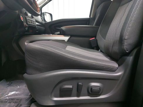 Certified 2024 Nissan Titan SV w/ SV Convenience Package image 28