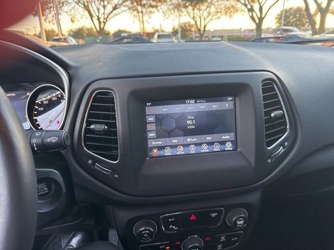 Used 2019 Jeep Compass Sport w/ Cold Weather Group image 6