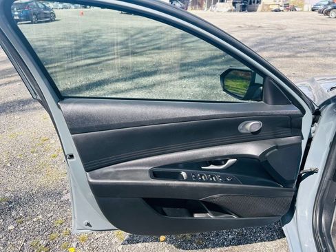 Used 2021 Hyundai Elantra SEL w/ Cargo Package image 17