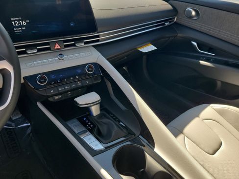 New 2026 Hyundai Elantra Limited image 33