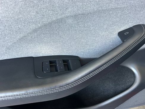 Used 2025 Tesla Model 3 Long Range RWD image 11