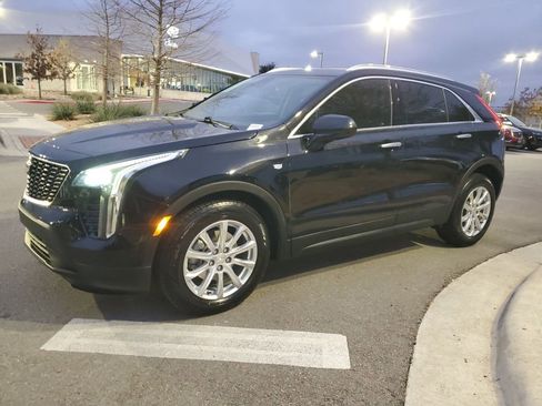 Certified 2021 Cadillac XT4 Luxury w/ Cold Weather Package image 3