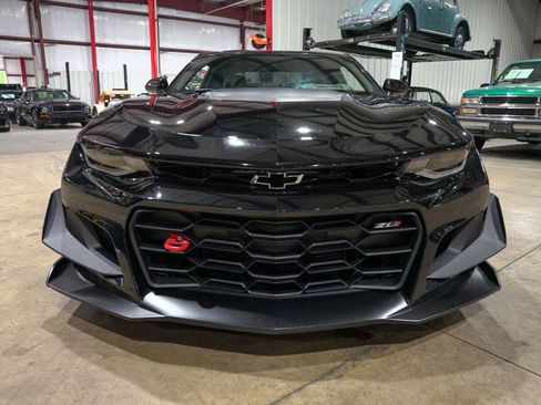 Used 2018 Chevrolet Camaro ZL1 RWD image 13