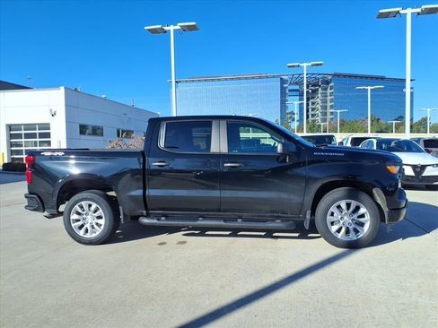 Used 2023 Chevrolet Silverado 1500 Custom image 5